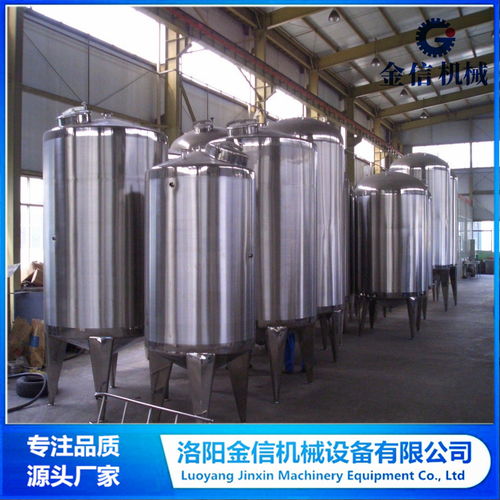 食品飲料行業不銹鋼設備定制 從儲氣裝置到攪拌罐乳化罐的全方位解決方案